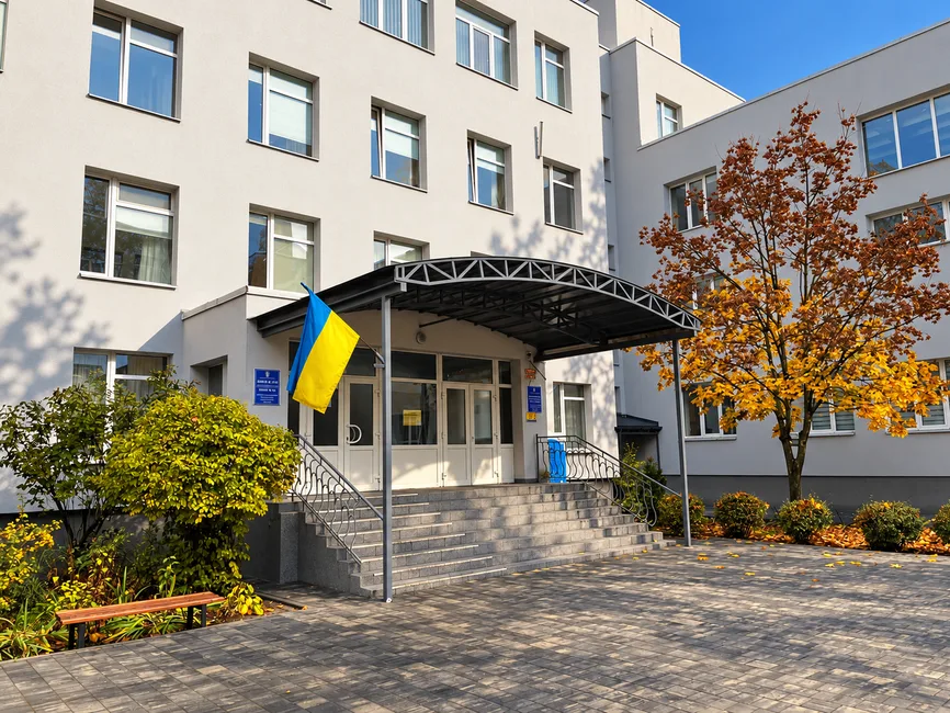 Головний вхід до ліцею